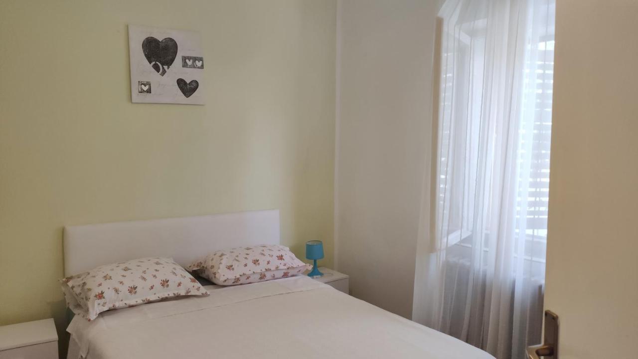 Apartmani Leon Biograd Na Moru Exterior photo