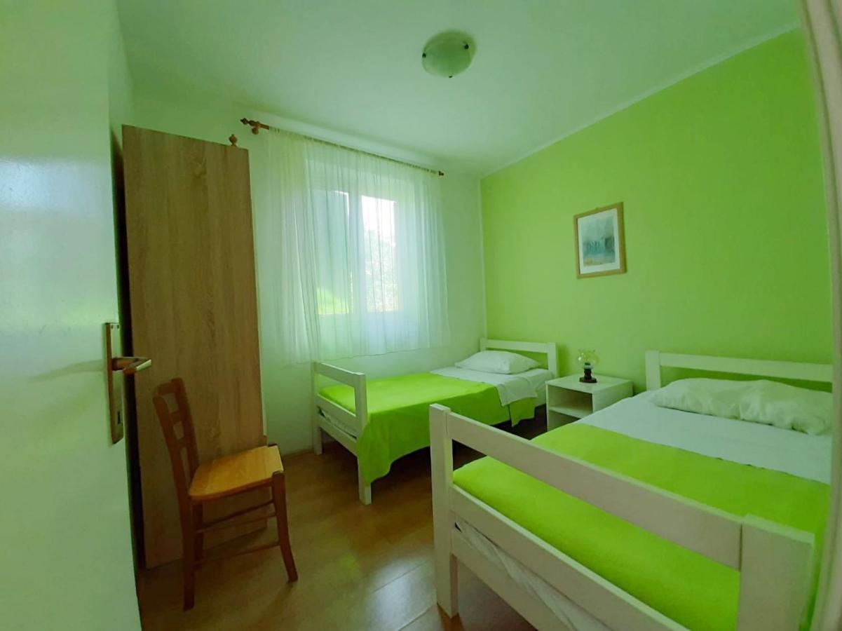 Apartmani Leon Biograd Na Moru Exterior photo