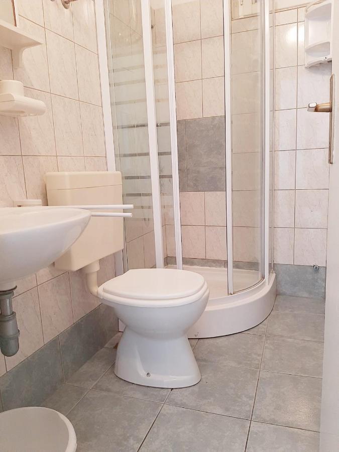 Apartmani Leon Biograd Na Moru Exterior photo
